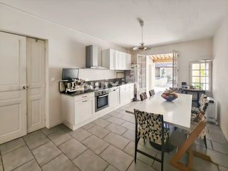  Maison � louer 8 pi�ces 220 m�