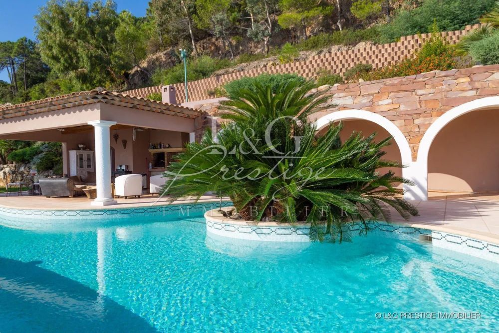 � vendre  Villa Th�oule-sur-Mer (06590)