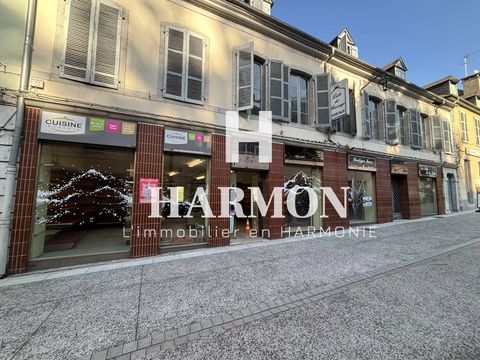 SUPERBE LOCAL RUE LOUIS BARTHOU 930 64400 Oloron-sainte-marie