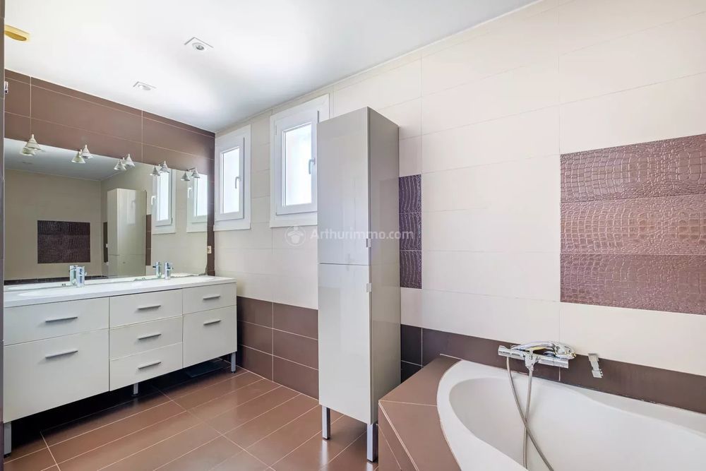 � vendre  Maison Villeurbanne (69100)