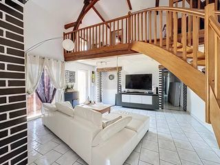  Maison � vendre 9 pi�ces 260 m�