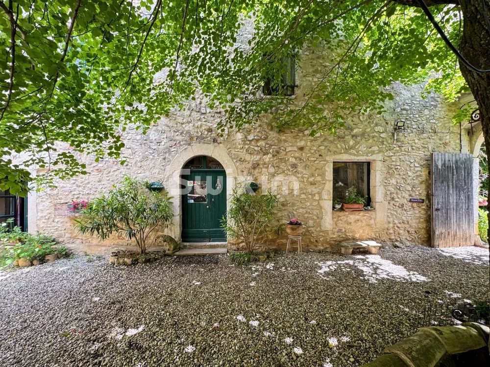 � vendre  Maison Sauzet (26740)