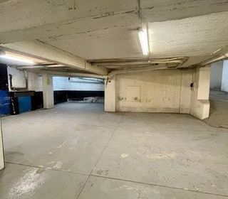  Parking / Garage � louer 