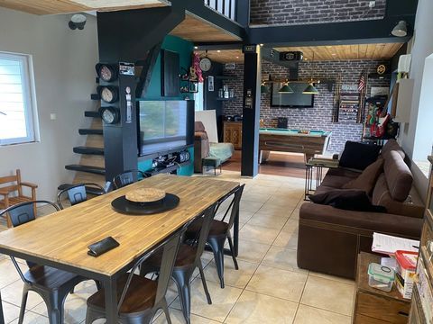   Ensemble Immobilier Maison - 10 pi�ce(s) - 230 m�