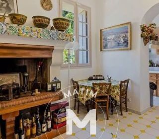  Propri�t�/ch�teau � vendre 8 pi�ces 400 m�