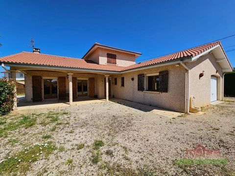   ESTRABLIN , Villa Plain-pied  T3 de 99m� offrant un terrain de 1 Maison - 3 pi�ce(s) - 99 m�