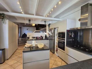  Maison � vendre 8 pi�ces 240 m�