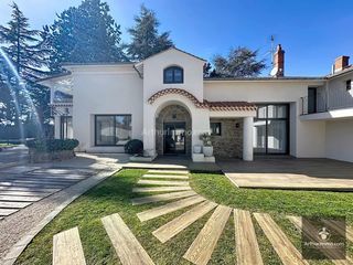  Maison � vendre 8 pi�ces 270 m�