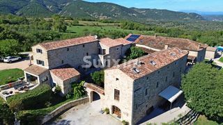  Maison � vendre 15 + pi�ces 900 m�