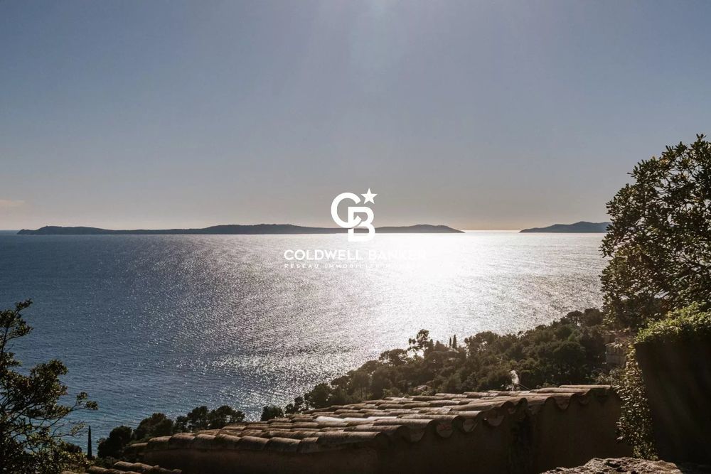 � vendre  Maison Rayol-Canadel-sur-Mer (83820)