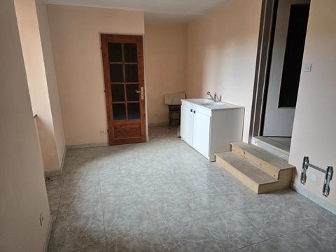   MAISON DE BOURG A RENOVER AVEC BELLE VUE Maison - 4 pi�ce(s) - 105 m�