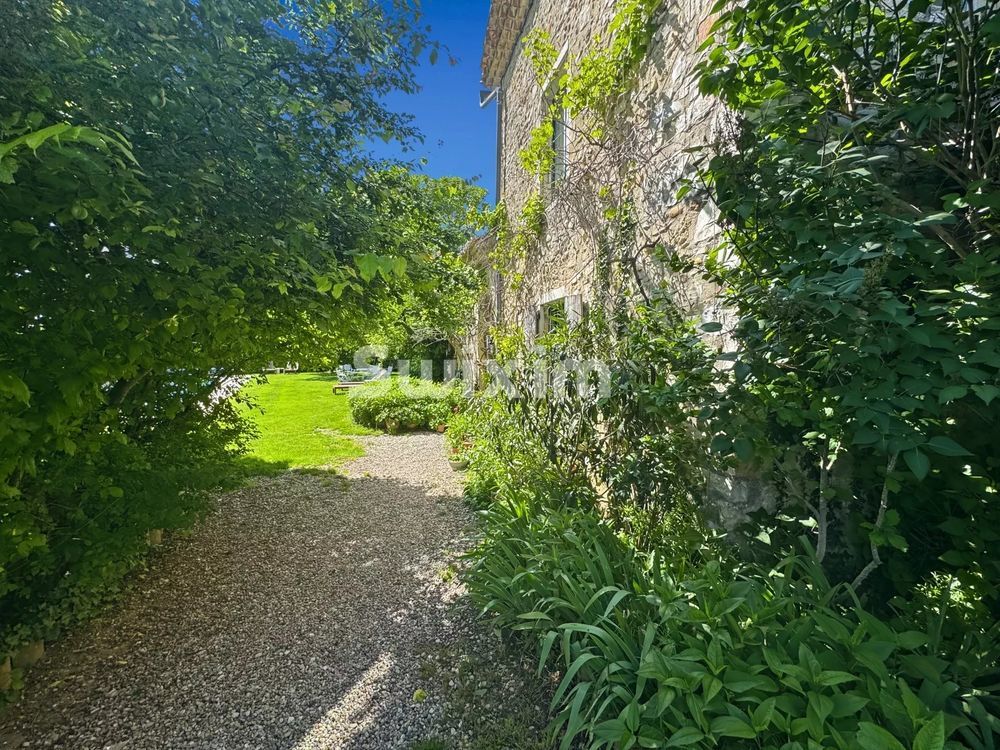 � vendre  Maison Sauzet (26740)