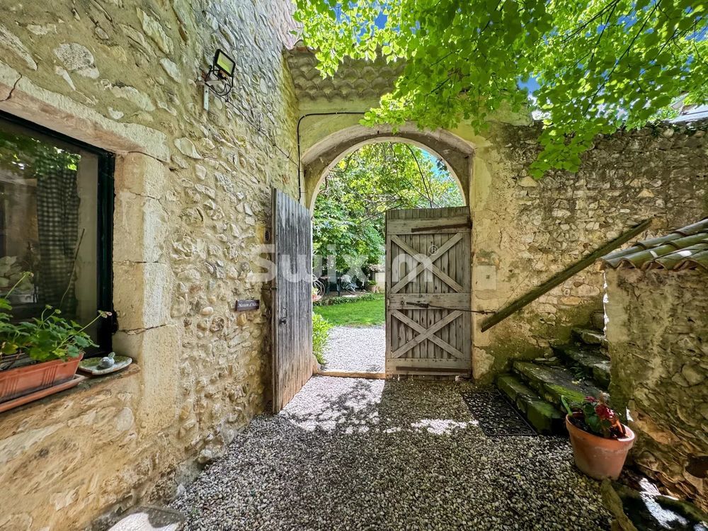 � vendre  Maison Sauzet (26740)