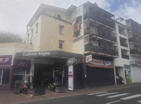 Local commercial - 1 pi&egrave;ce - 190m&sup2; - SAINT-DENIS 237600 97400 Saint-denis