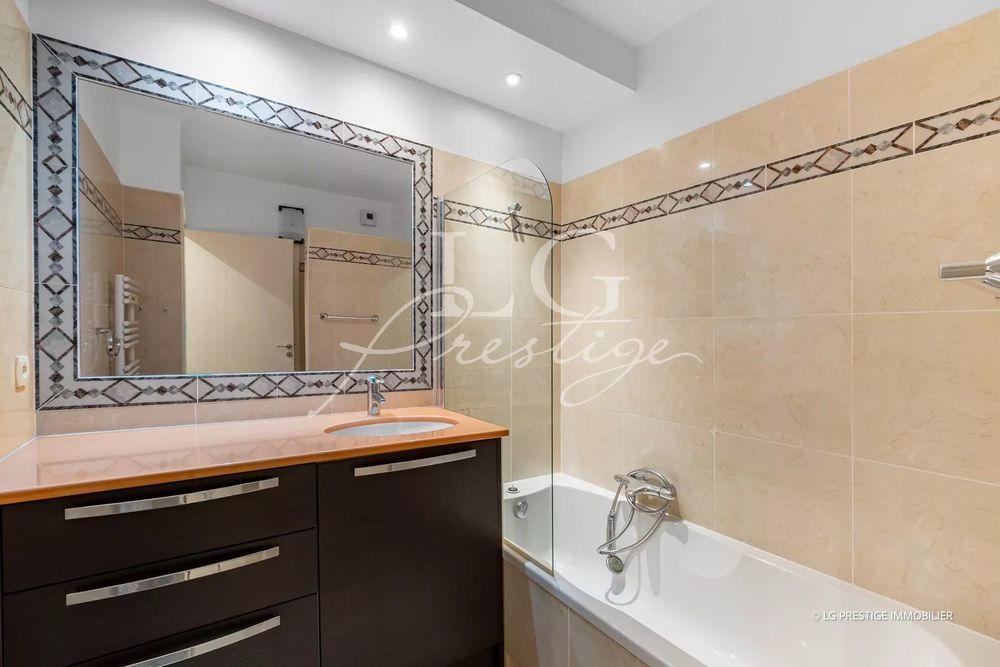 � vendre  Appartement Mandelieu-la-Napoule (06210)