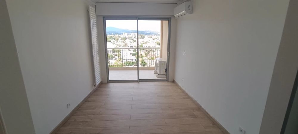 � vendre  Appartement Mandelieu-la-Napoule (06210)