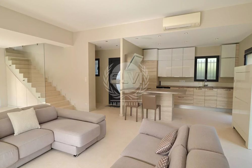 � vendre  Maison Le Plan-de-la-Tour (83120)