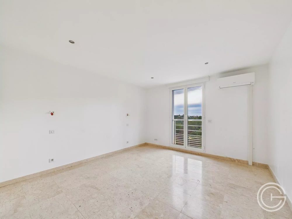 � vendre  Villa Cagnes-sur-Mer (06800)