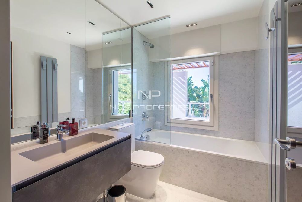 � vendre  Villa Saint-Jean-Cap-Ferrat (06230)