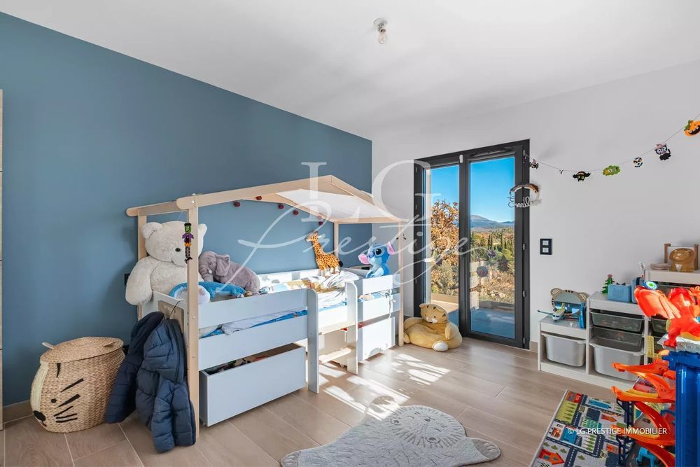 � vendre  Villa Tourrettes (83440)