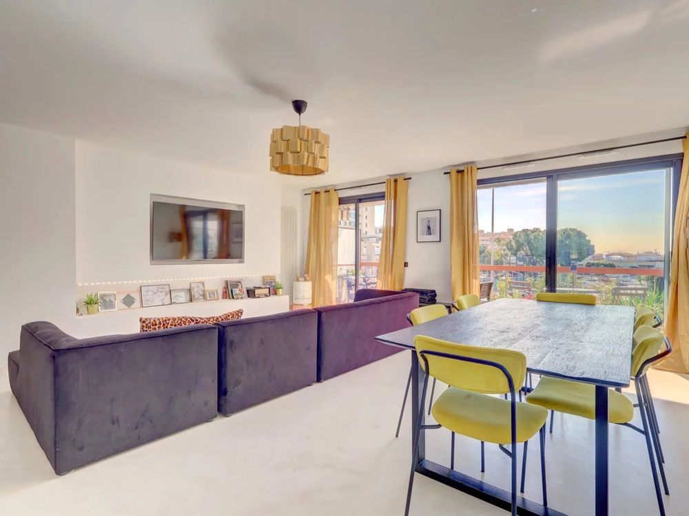 � vendre  Appartement Cagnes-sur-Mer (06800)