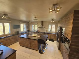  Maison � vendre 7 pi�ces 204 m�