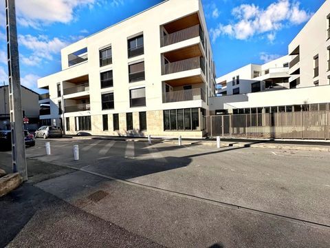 Local commercial 391860 38300 Bourgoin-jallieu