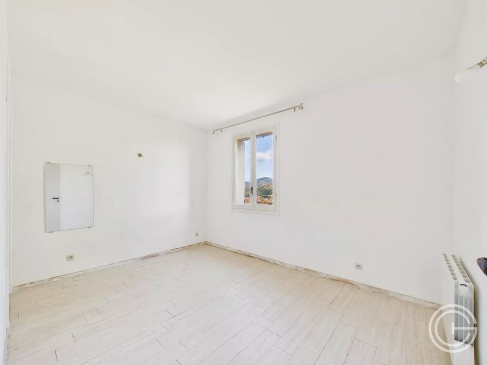 � vendre  Maison Saint-Laurent-du-Var (06700)