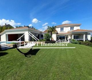  Maison � vendre 8 pi�ces 338 m�