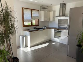  Appartement � louer 4 pi�ces 130 m�