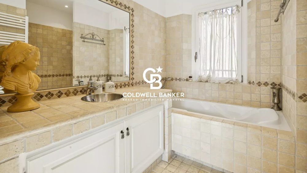 � vendre  Villa Grimaud (83310)