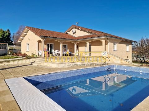   Spacieuse maison familiale avec piscine et grand terrain Maison - 6 pi�ce(s) - 200 m�