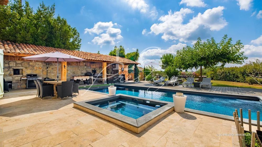 � vendre  Villa Montauroux (83440)