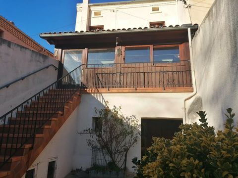   MAISON DE VILLAGE A RENOVER  AVEC GARAGE ET TERRAIN Maison - 4 pi�ce(s) - 66 m�