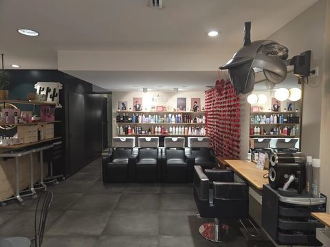 Fonds de commerce Coiffeur 267500 83980 Le lavandou