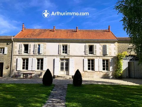   Maison de caract�re de 300 m2 Maison - 8 pi�ce(s) - 300 m�