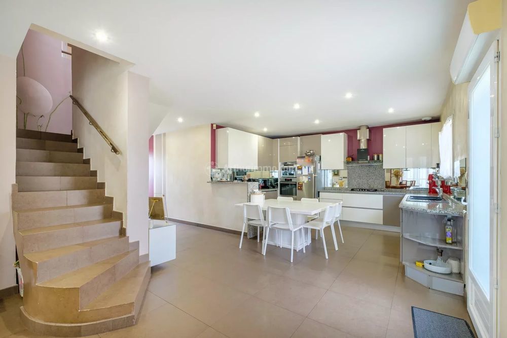 � vendre  Maison Villeurbanne (69100)