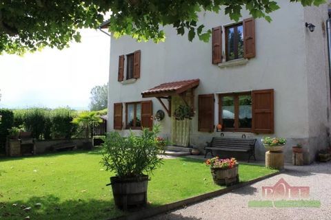   AUBERIVES SUR VAREZE, Ancien corps de ferme r�nov� de  7 pi�ces, Maison - 7 pi�ce(s) - 150 m�