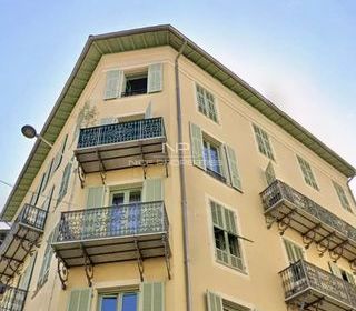  Immeuble � vendre 15 + pi�ces 663 m�