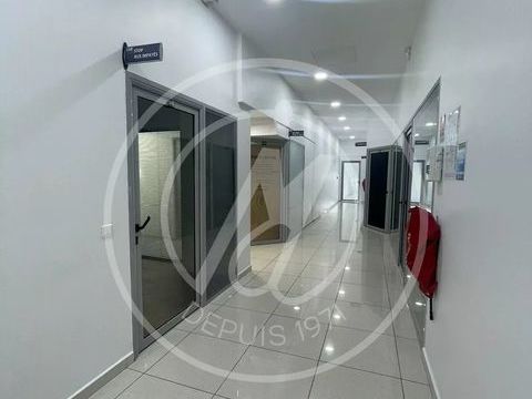 A louer petit bureau de 25m2 &agrave; JARRY 525 97122 Baie-mahault