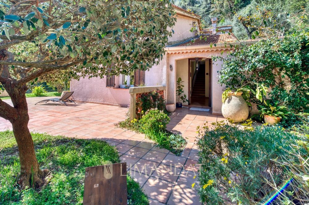 � vendre  Maison Roquebrune-Cap-Martin (06190)