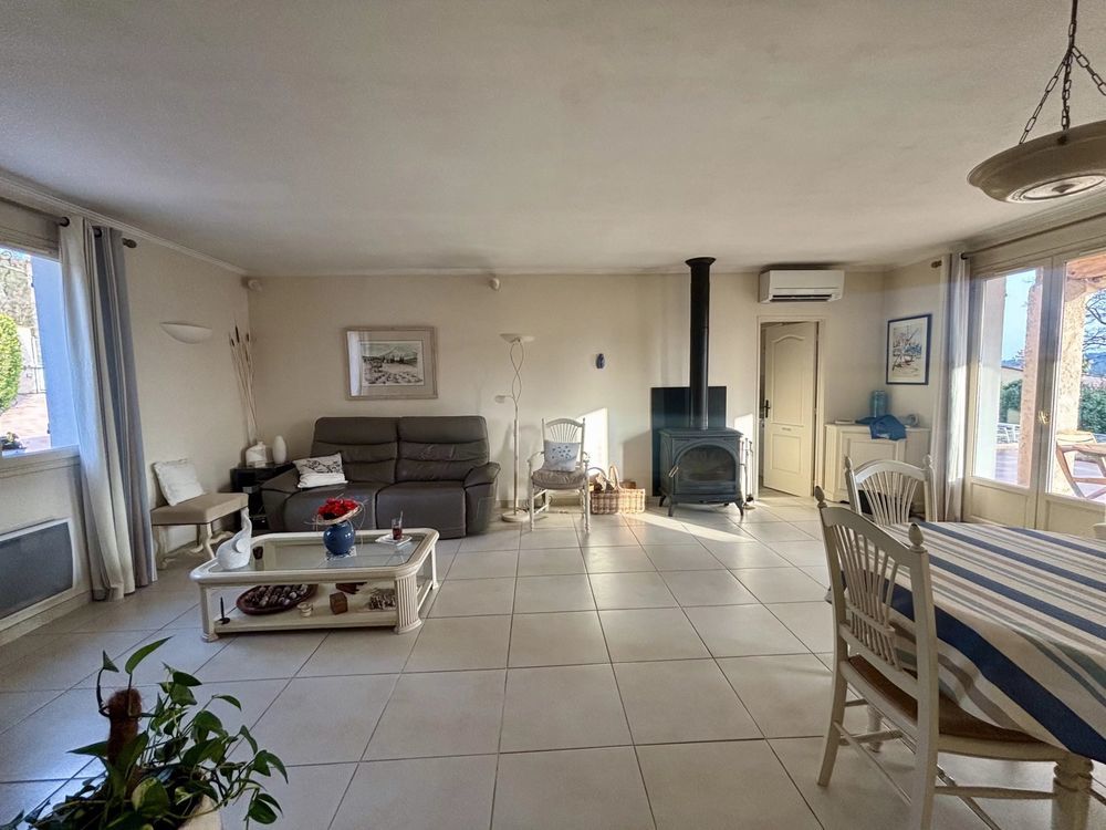 � vendre  Maison Tourrettes (83440)