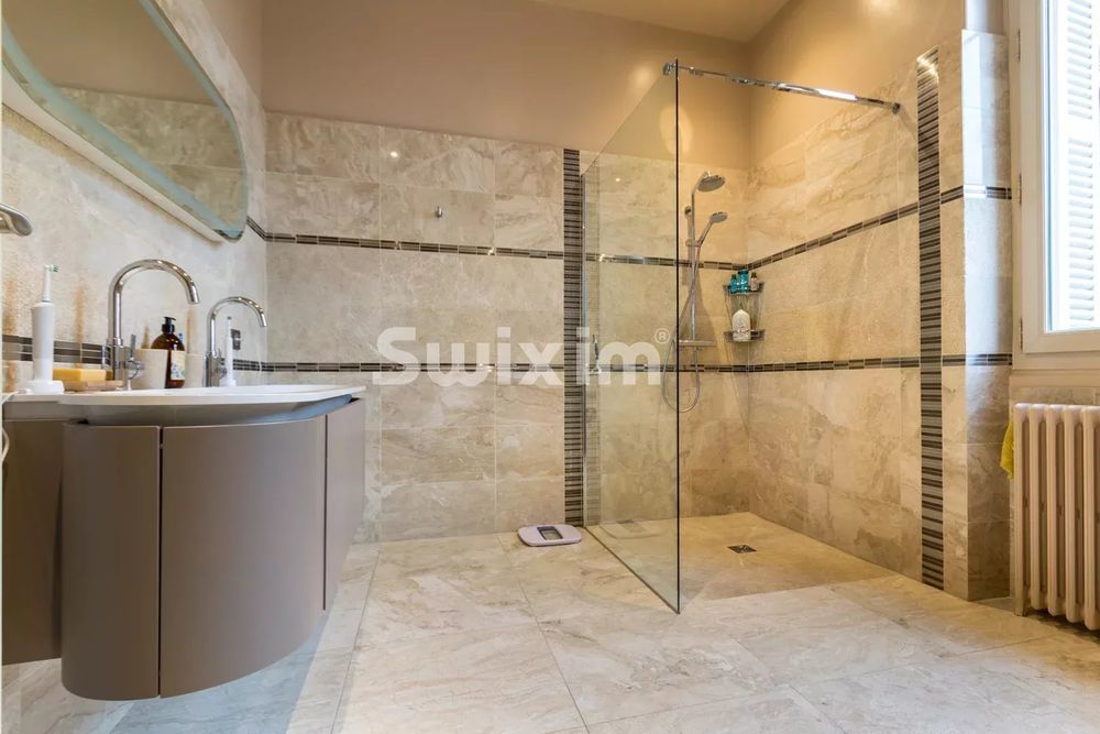 � vendre  H�tel Particulier Dijon (21000)