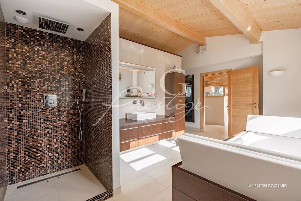 � vendre  Villa Tourrettes (83440)