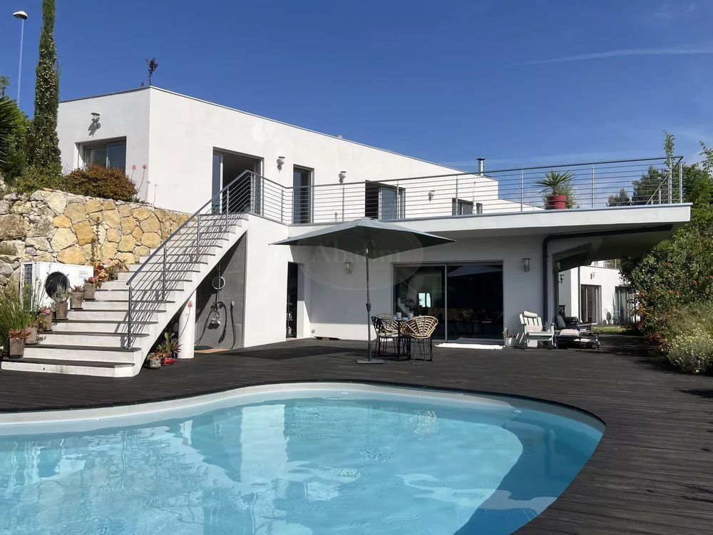 � vendre  Villa Cagnes-sur-Mer (06800)