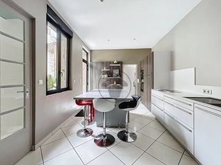  Maison � vendre 8 pi�ces 328 m�