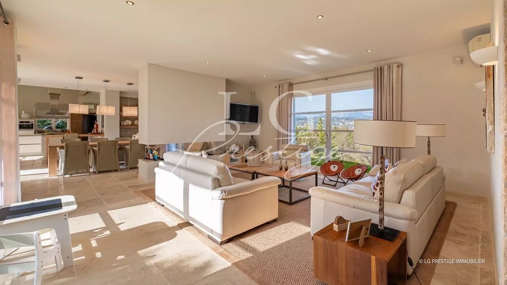 � vendre  Villa Tourrettes (83440)