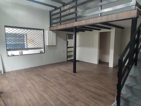 LOCAL COMMERCIAL / PROFESSIONNEL SAINT-PAUL - 1 025 euros 1025 97460 Saint-paul