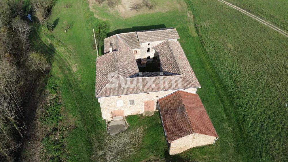 � vendre  Maison Serves-sur-Rh�ne (26600)