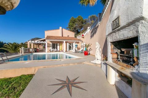   Aspremont, sublime maison 7 pi�ces de 260 m� au calme avec pisci Maison - 7 pi�ce(s) - 256 m�